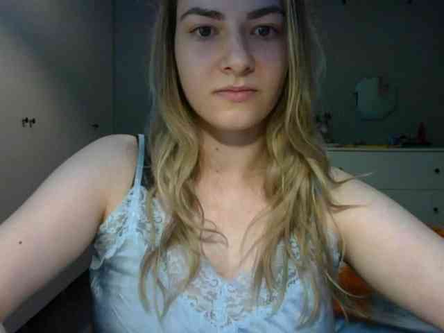 RosieJune webcam