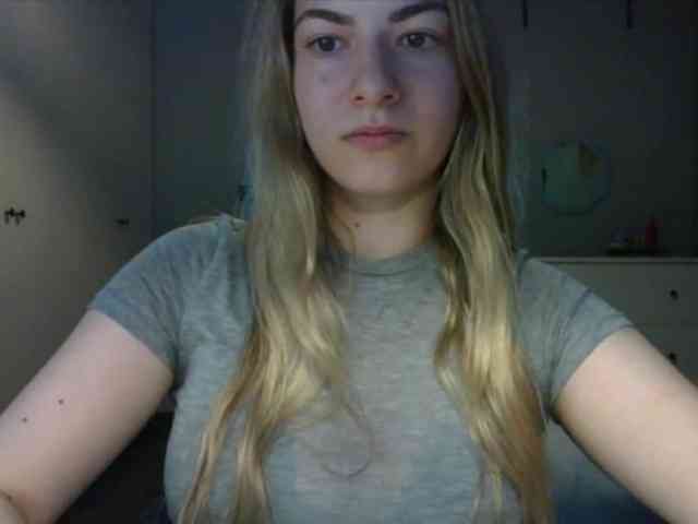 RosieJune webcam