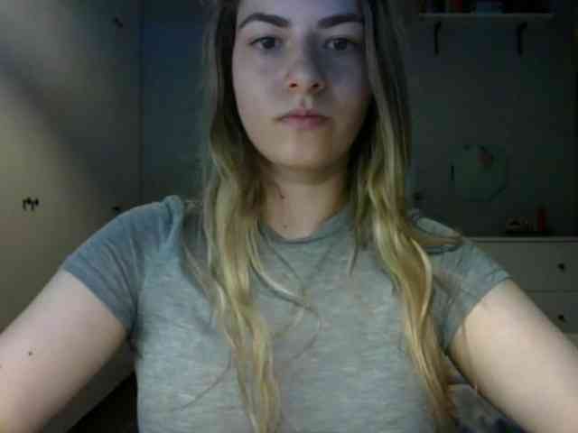 RosieJune webcam