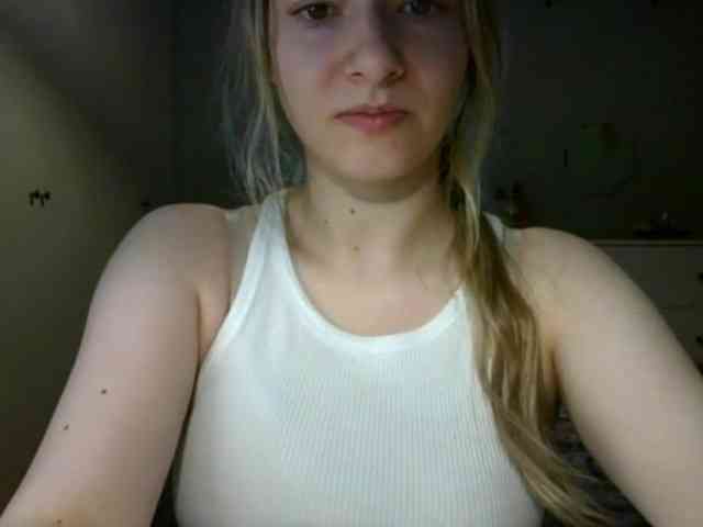RosieJune webcam