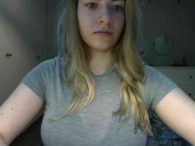 RosieJune webcam