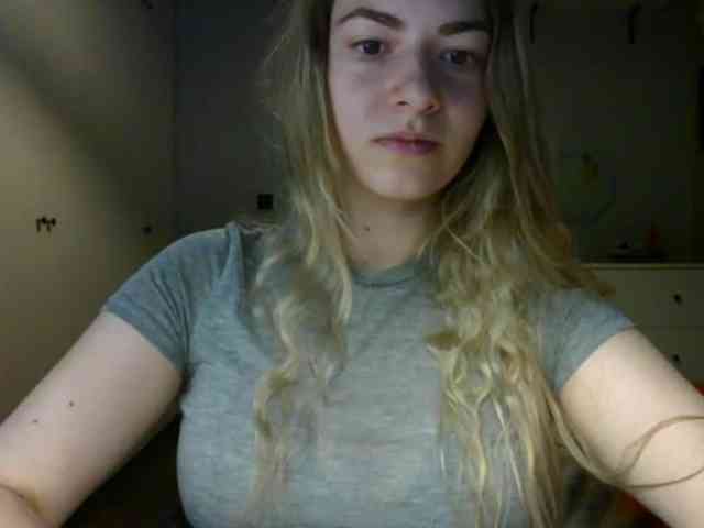 RosieJune webcam
