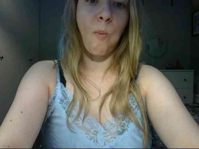 RosieJune webcam