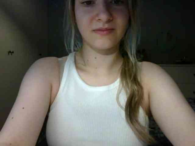 RosieJune webcam