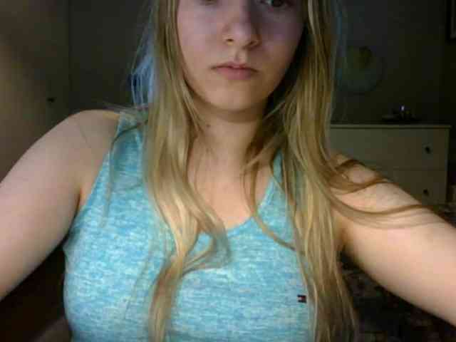 RosieJune webcam