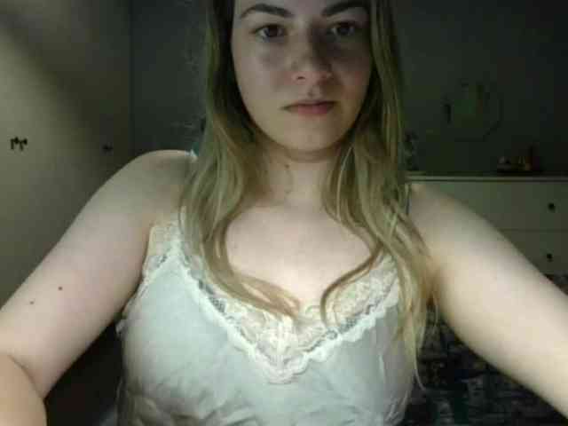 RosieJune webcam