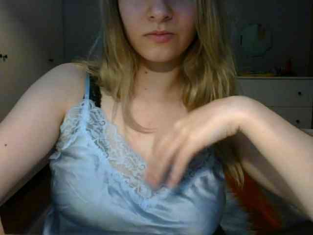 RosieJune webcam