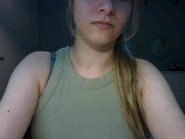 RosieJune webcam