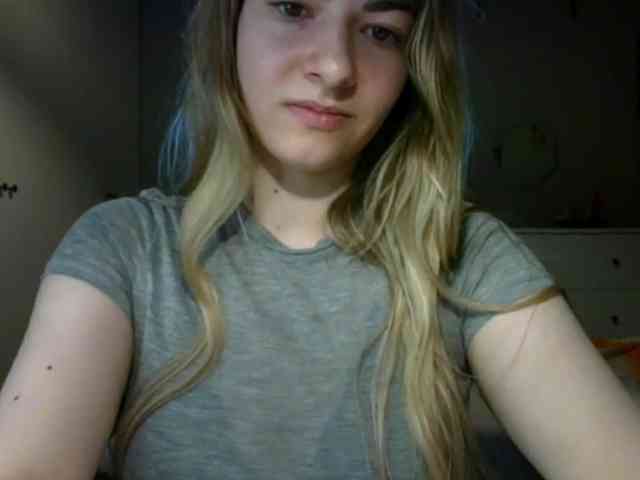 RosieJune webcam