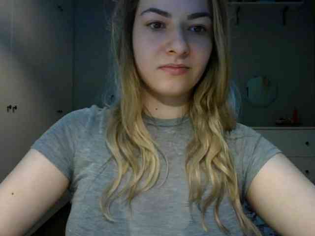 RosieJune webcam