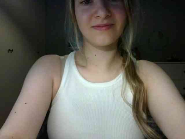 RosieJune webcam