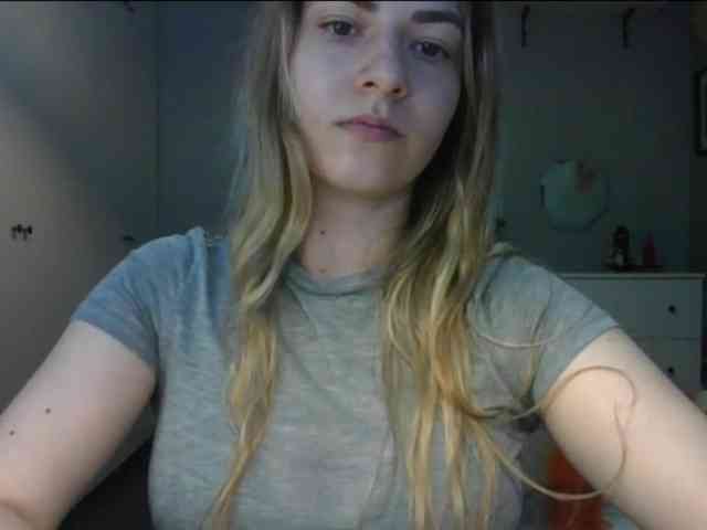 RosieJune webcam