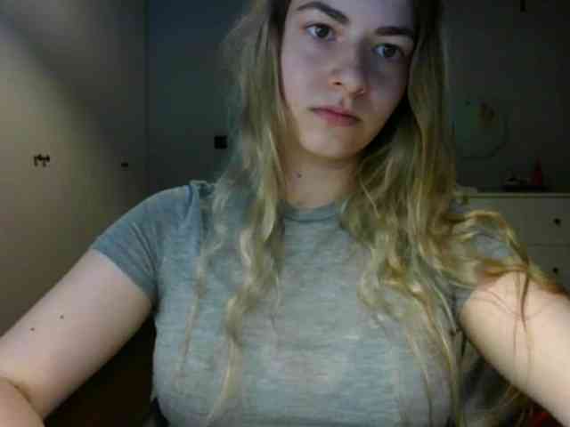 RosieJune webcam