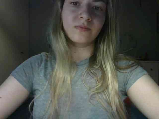 RosieJune webcam