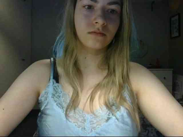 RosieJune webcam