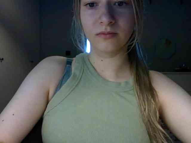 RosieJune webcam