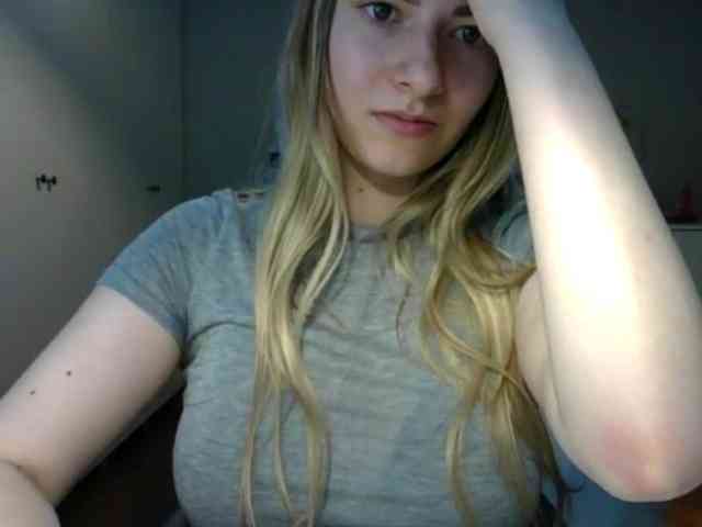 RosieJune webcam