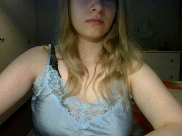 RosieJune webcam