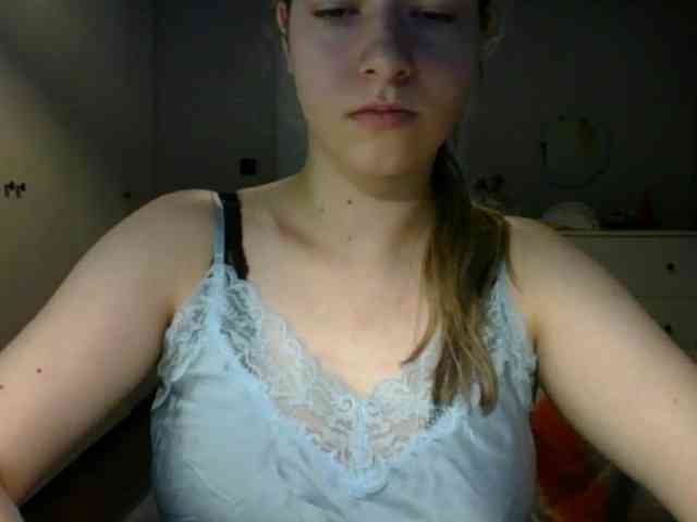 RosieJune webcam