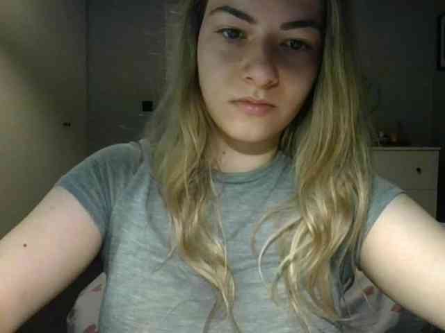 RosieJune webcam