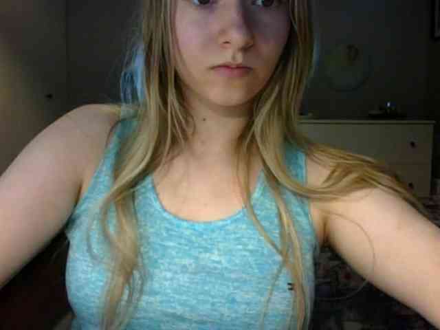 RosieJune webcam