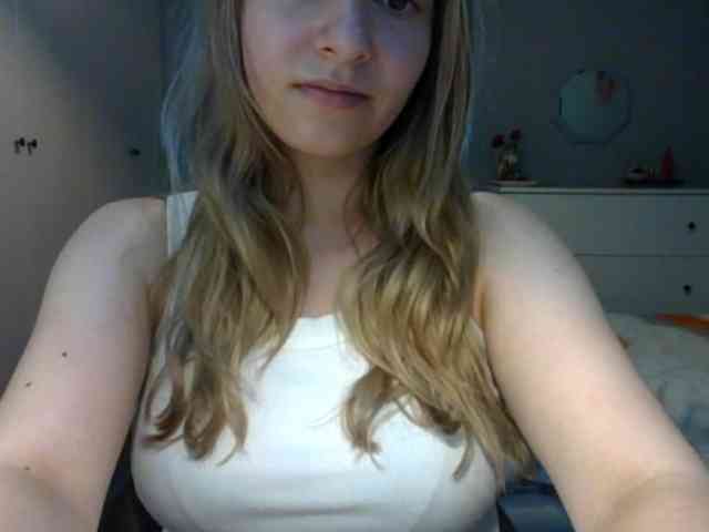 RosieJune webcam