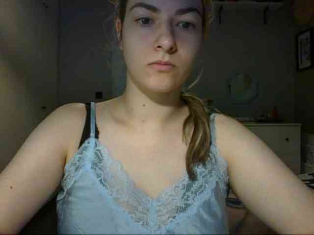 RosieJune webcam