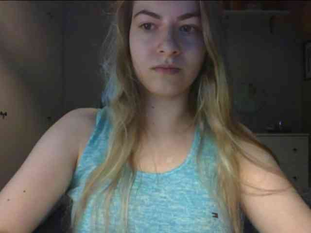 RosieJune webcam