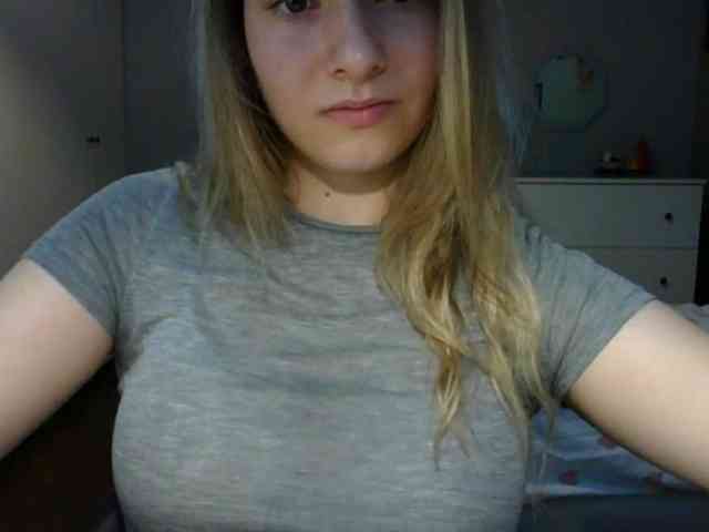 RosieJune webcam