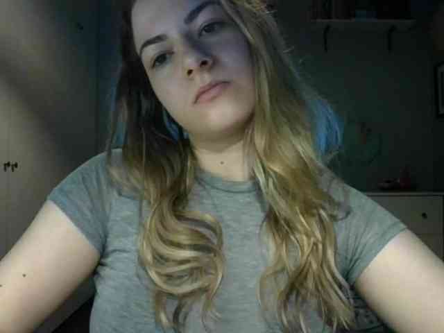 RosieJune webcam