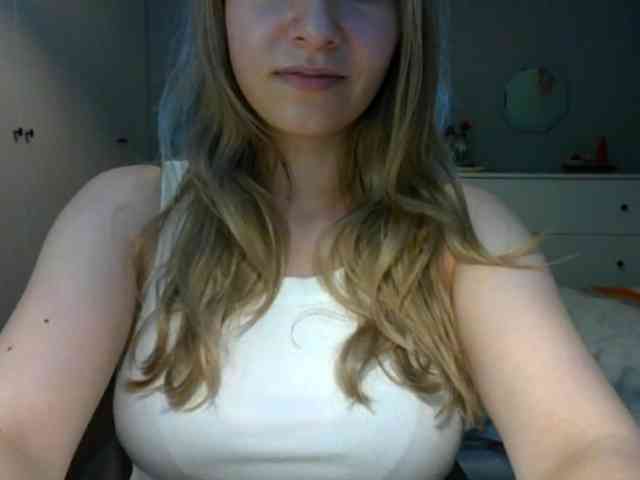 RosieJune webcam