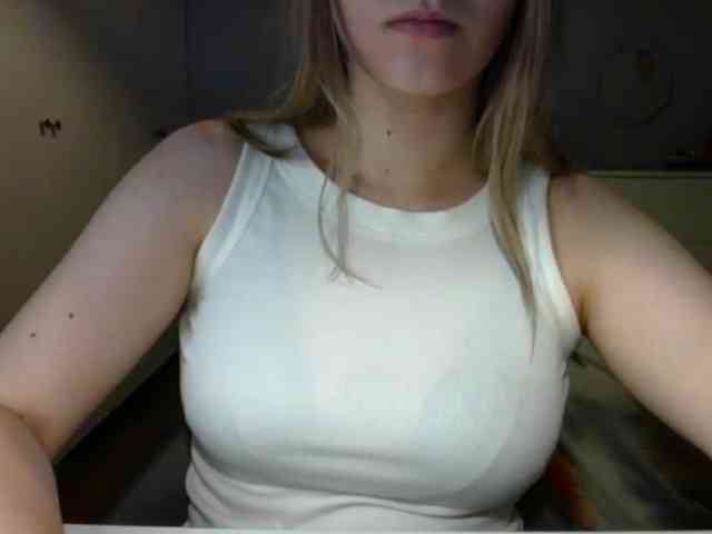 RosieJune webcam