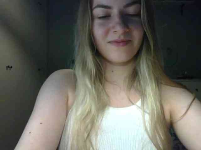 RosieJune webcam