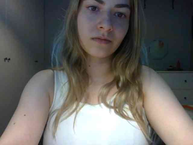 RosieJune webcam