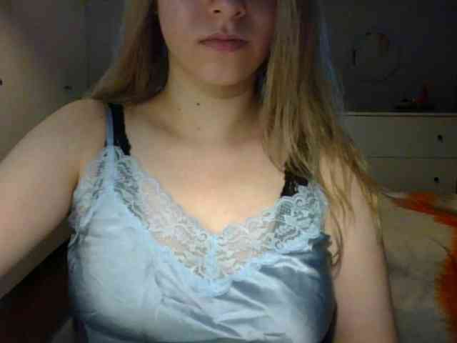 RosieJune Live Webcam on BongaCams