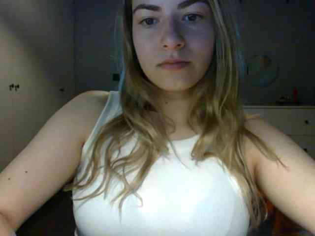 RosieJune webcam