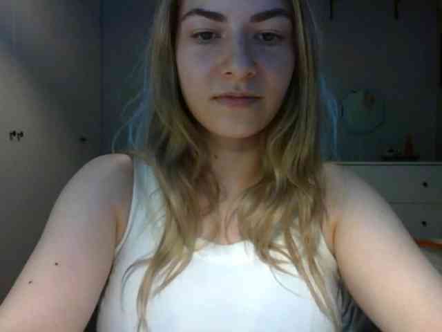 RosieJune webcam