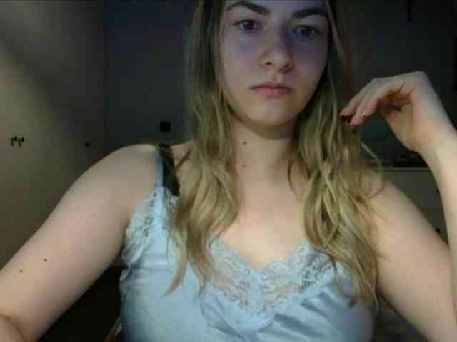 RosieJune webcam