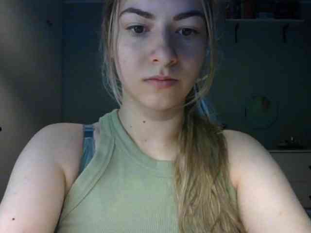 RosieJune webcam