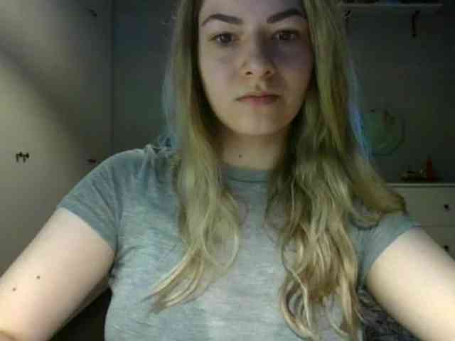 RosieJune webcam