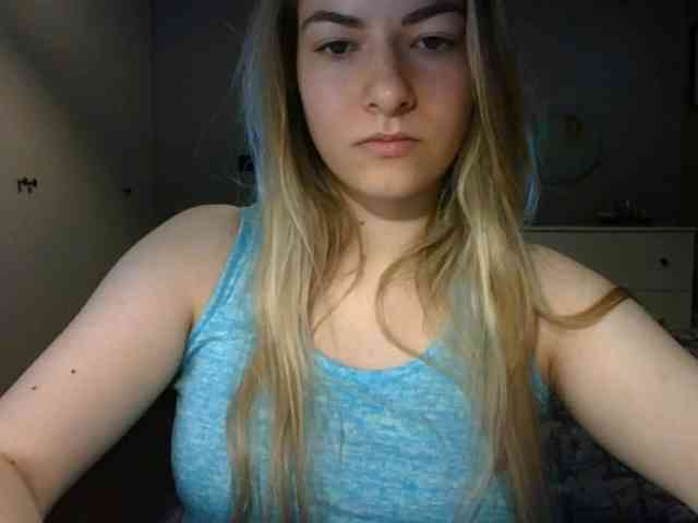 RosieJune webcam