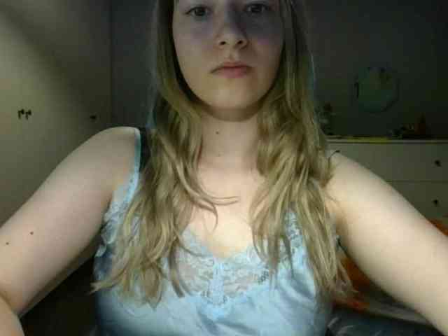 RosieJune webcam