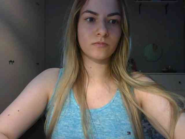 RosieJune webcam