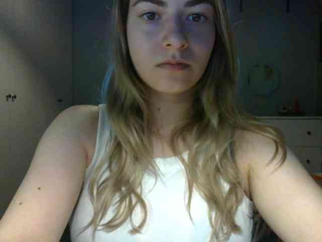 RosieJune webcam