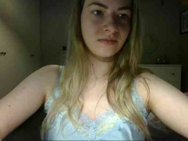 RosieJune webcam