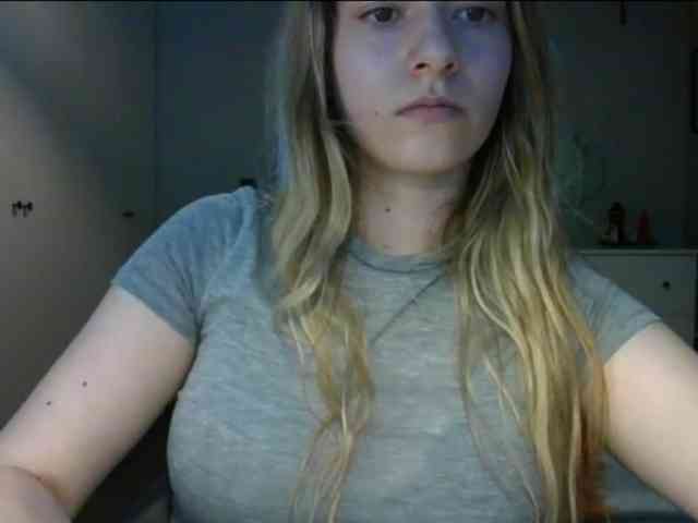RosieJune webcam