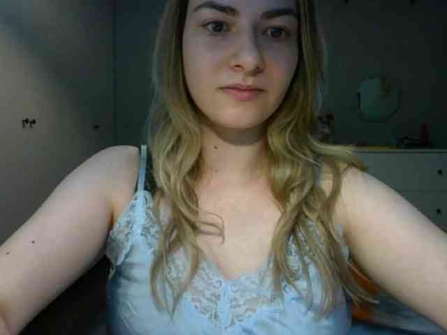 RosieJune webcam