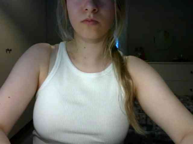 RosieJune webcam