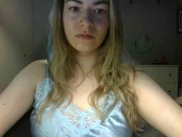 RosieJune webcam