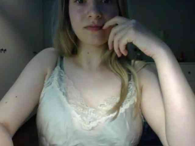 RosieJune webcam